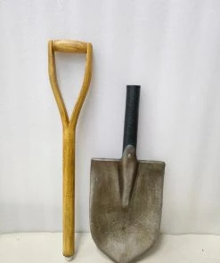 Rubber Johnnies Gravedigger Shovel Movie Prop PU Garden Tool (2 Piece Screw Apart)